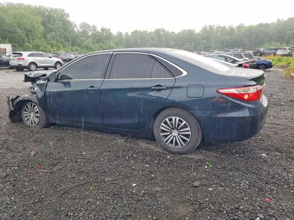 4T4BF1FK7GR567669 2016 TOYOTA CAMRY - Image 2