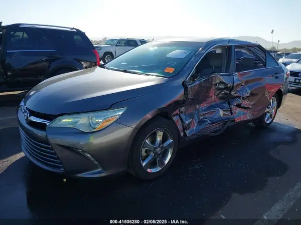 4T4BF1FK7GR570801 2016 TOYOTA CAMRY - Image 2