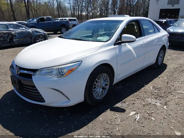 4T4BF1FK7GR580762 2016 TOYOTA CAMRY - Image 2
