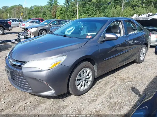4T4BF1FK7GR581698 2016 TOYOTA CAMRY - Image 2