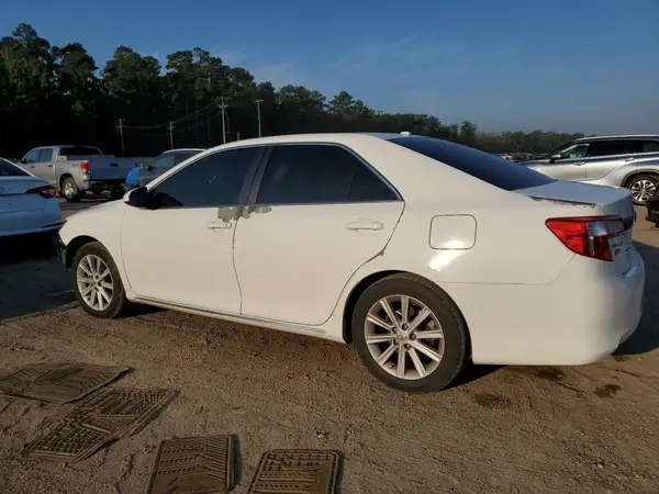 4T4BF1FK8ER426154 2022 TOYOTA CAMRY - Image 2