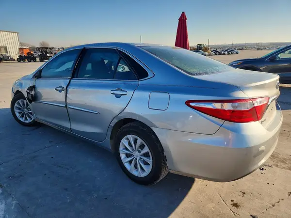 4T4BF1FK8GR516990 2016 TOYOTA CAMRY - Image 2