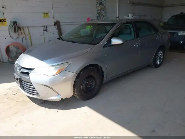 4T4BF1FK8GR518898 2016 TOYOTA CAMRY - Image 2