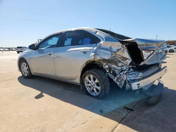 4T4BF1FK8GR534793 2016 TOYOTA CAMRY - Image 2