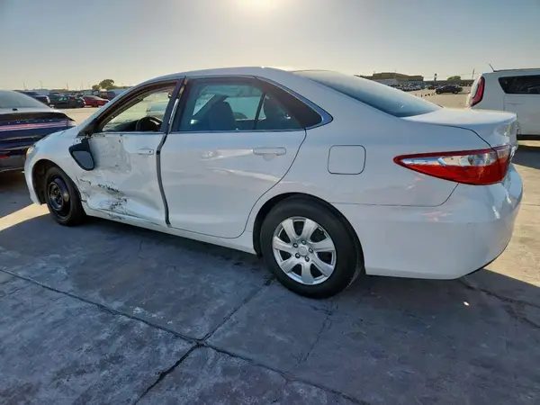 4T4BF1FK8GR542585 2016 TOYOTA CAMRY - Image 2
