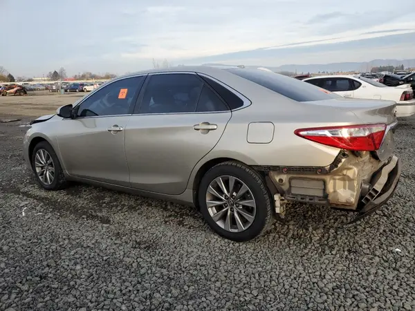 4T4BF1FK8GR543316 2016 TOYOTA CAMRY - Image 2