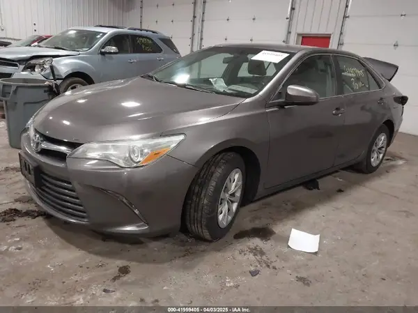 4T4BF1FK8GR543915 2016 TOYOTA CAMRY - Image 2