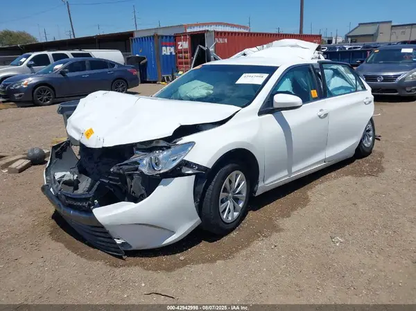 4T4BF1FK8GR547396 2016 TOYOTA CAMRY - Image 2
