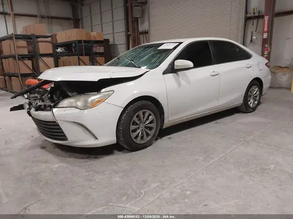4T4BF1FK8GR552209 2016 TOYOTA CAMRY - Image 2