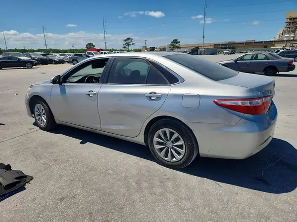 4T4BF1FK8GR558611 2016 TOYOTA CAMRY - Image 2