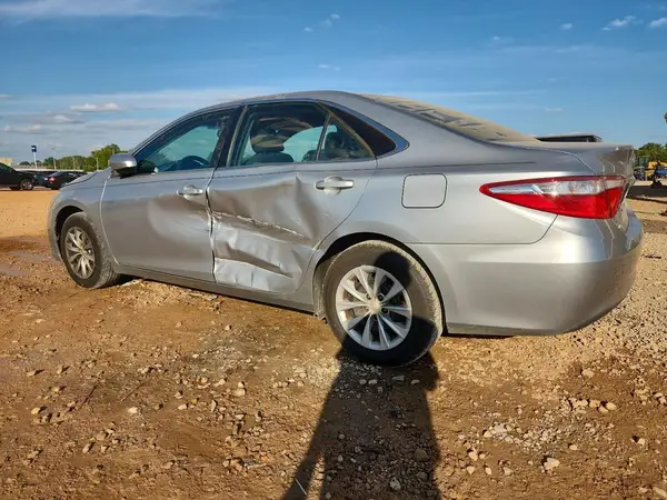 4T4BF1FK8GR560908 2016 TOYOTA CAMRY - Image 2