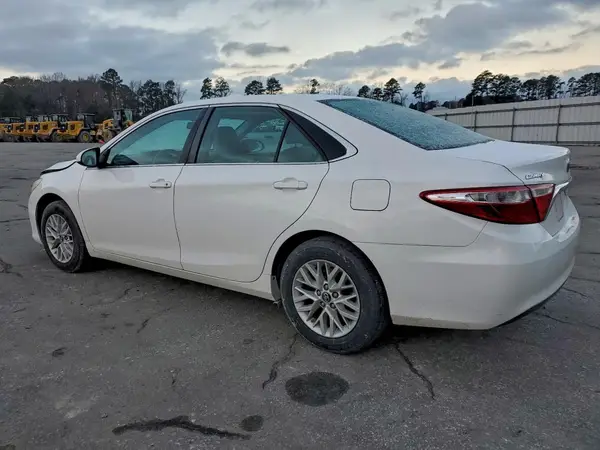 4T4BF1FK8GR569009 2016 TOYOTA CAMRY - Image 2