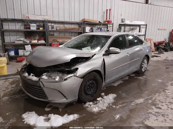 4T4BF1FK8GR576283 2016 TOYOTA CAMRY - Image 2