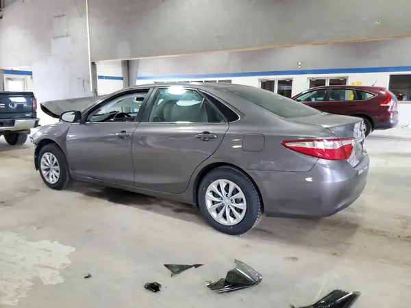 4T4BF1FK8GR577305 2016 TOYOTA CAMRY - Image 2