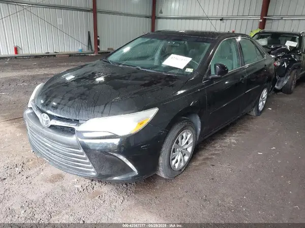 4T4BF1FK8GR577384 2016 TOYOTA CAMRY - Image 2