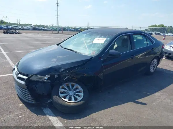 4T4BF1FK8GR583718 2016 TOYOTA CAMRY - Image 2