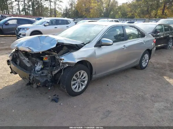 4T4BF1FK9GR519431 2016 TOYOTA CAMRY - Image 2