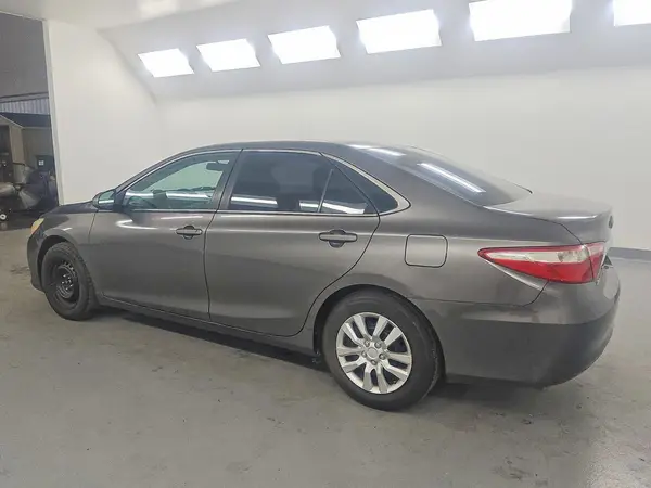 4T4BF1FK9GR520286 2016 TOYOTA CAMRY - Image 2
