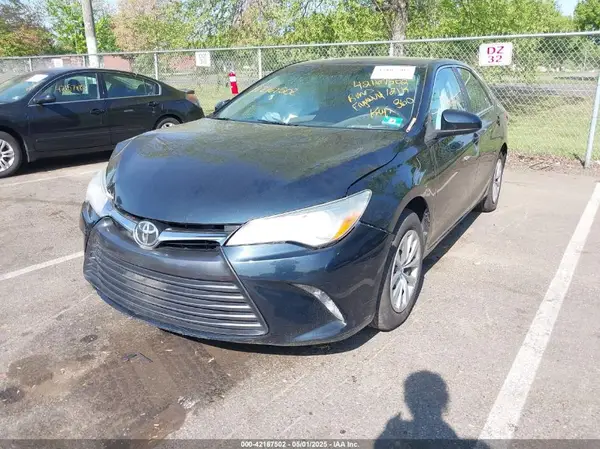 4T4BF1FK9GR520806 2016 TOYOTA CAMRY - Image 2