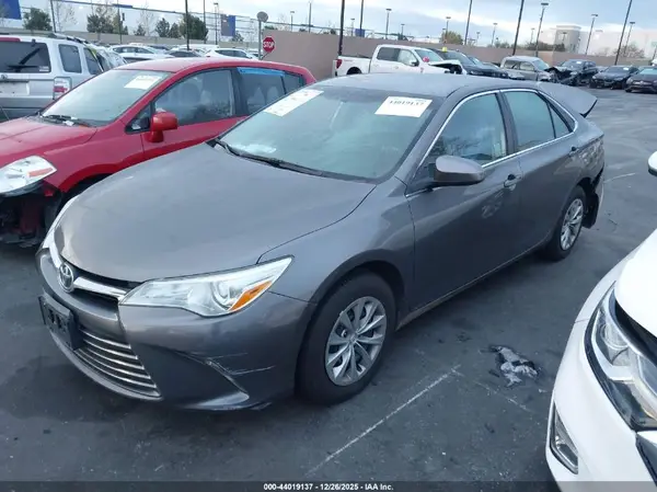4T4BF1FK9GR523351 2016 TOYOTA CAMRY - Image 2