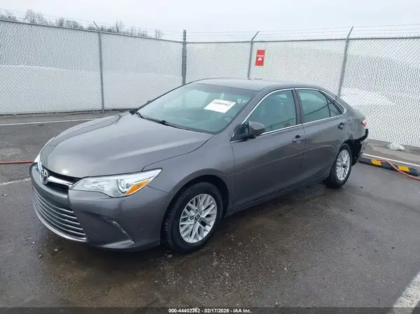 4T4BF1FK9GR529439 2016 TOYOTA CAMRY - Image 2