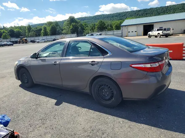 4T4BF1FK9GR529571 2016 TOYOTA CAMRY - Image 2