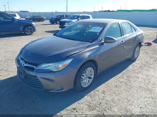4T4BF1FK9GR530977 2016 TOYOTA CAMRY - Image 2