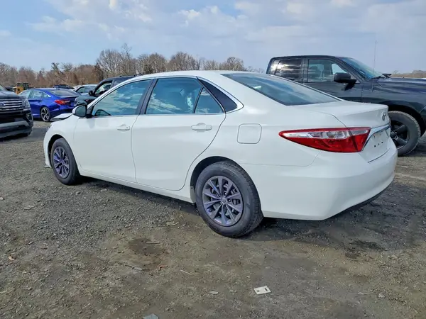 4T4BF1FK9GR533541 2016 TOYOTA CAMRY - Image 2