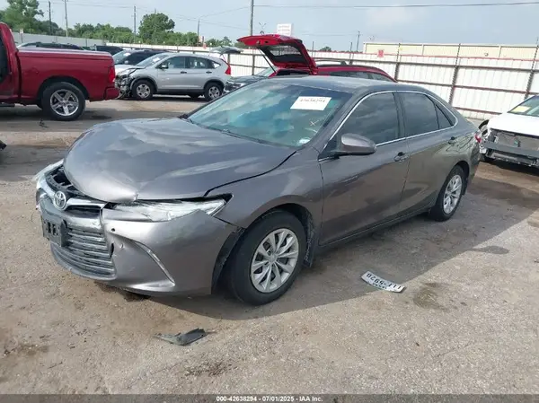4T4BF1FK9GR534513 2016 TOYOTA CAMRY - Image 2