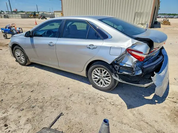 4T4BF1FK9GR534950 2016 TOYOTA CAMRY - Image 2