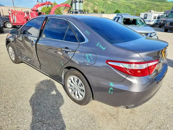 4T4BF1FK9GR539114 2016 TOYOTA CAMRY - Image 2
