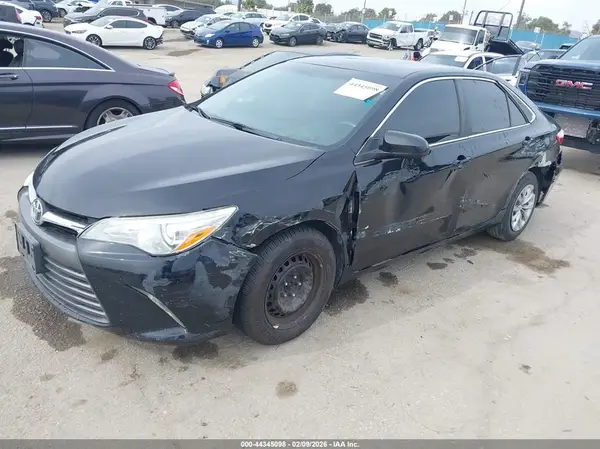 4T4BF1FK9GR540795 2016 TOYOTA CAMRY - Image 2