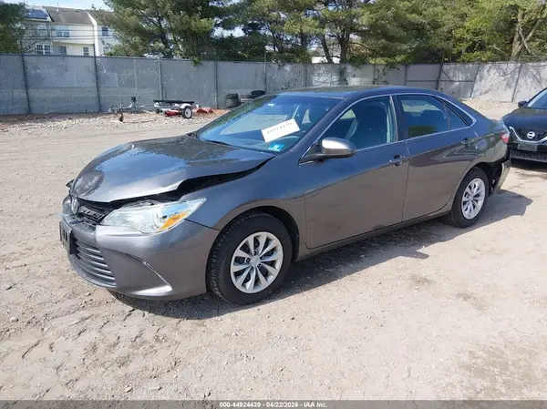4T4BF1FK9GR540828 2016 TOYOTA CAMRY - Image 2