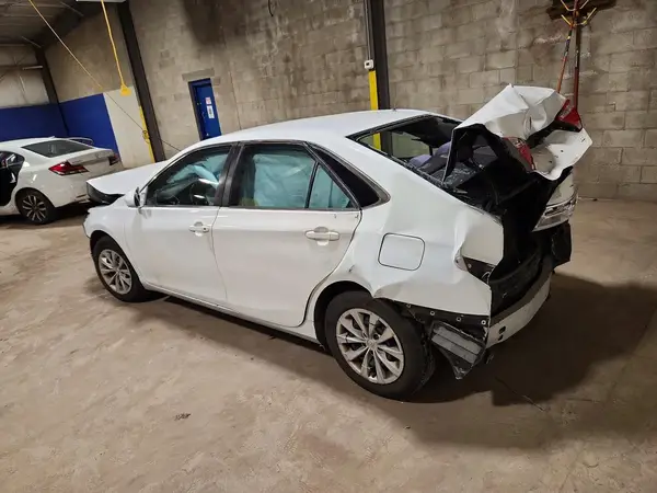 4T4BF1FK9GR543468 2016 TOYOTA CAMRY - Image 2