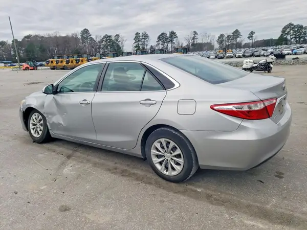 4T4BF1FK9GR547682 2016 TOYOTA CAMRY - Image 2