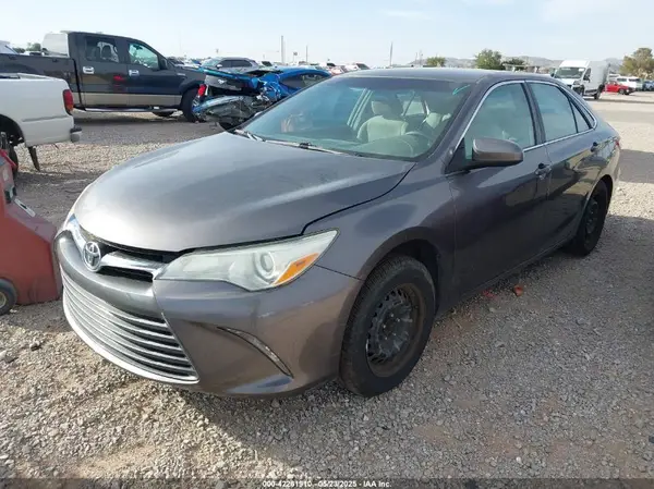 4T4BF1FK9GR549772 2016 TOYOTA CAMRY - Image 2