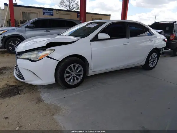 4T4BF1FK9GR554034 2016 TOYOTA CAMRY - Image 2
