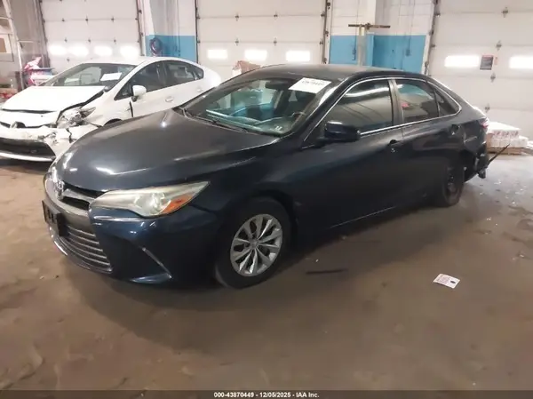 4T4BF1FK9GR555846 2016 TOYOTA CAMRY - Image 2