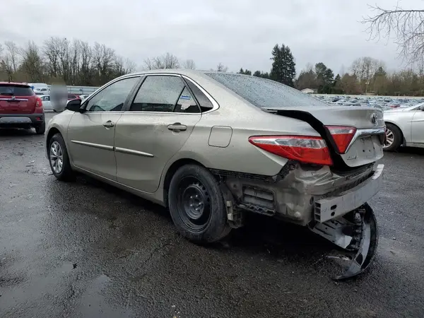 4T4BF1FK9GR560934 2016 TOYOTA CAMRY - Image 2