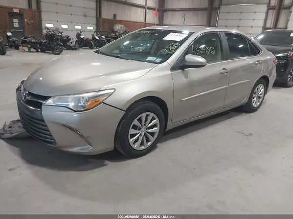 4T4BF1FK9GR562909 2016 TOYOTA CAMRY - Image 2