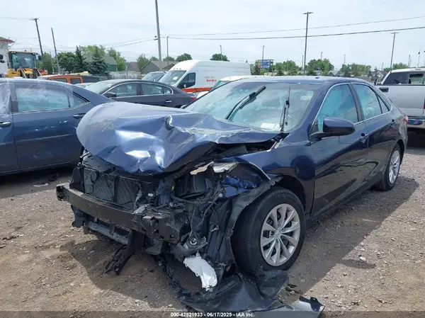 4T4BF1FK9GR564322 2016 TOYOTA CAMRY - Image 2