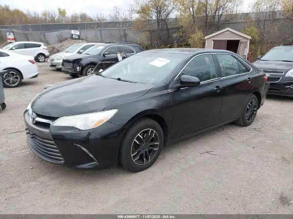 4T4BF1FK9GR564742 2016 TOYOTA CAMRY - Image 2