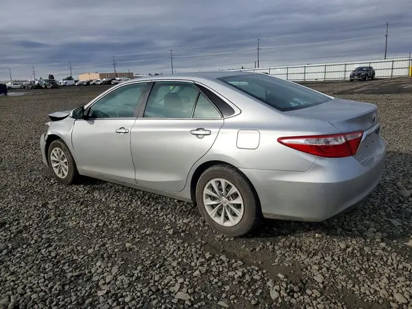 4T4BF1FK9GR564899 2016 TOYOTA CAMRY - Image 2
