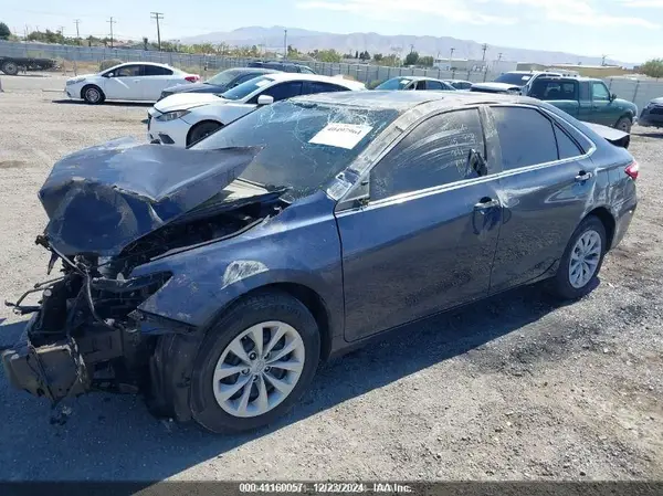 4T4BF1FK9GR566877 2016 TOYOTA CAMRY - Image 2