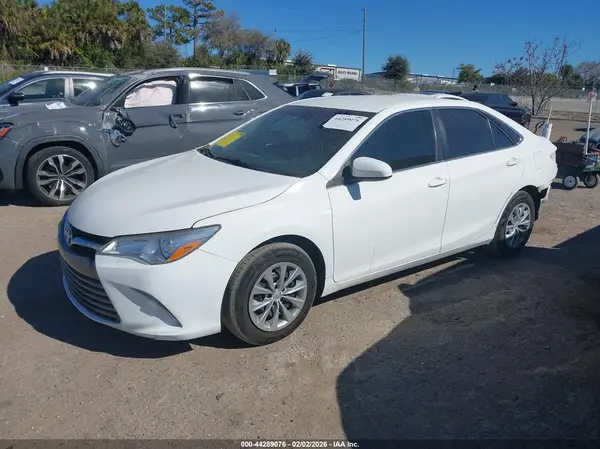 4T4BF1FK9GR568788 2016 TOYOTA CAMRY - Image 2