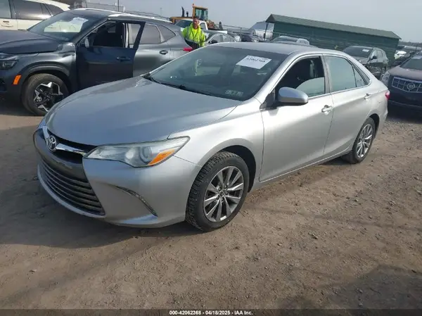 4T4BF1FK9GR569441 2016 TOYOTA CAMRY - Image 2