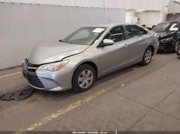 4T4BF1FK9GR569617 2016 TOYOTA CAMRY - Image 2