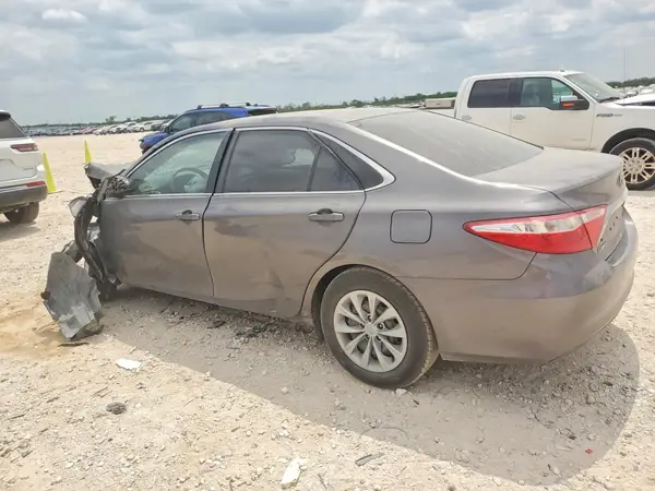 4T4BF1FK9GR569665 2016 TOYOTA CAMRY - Image 2