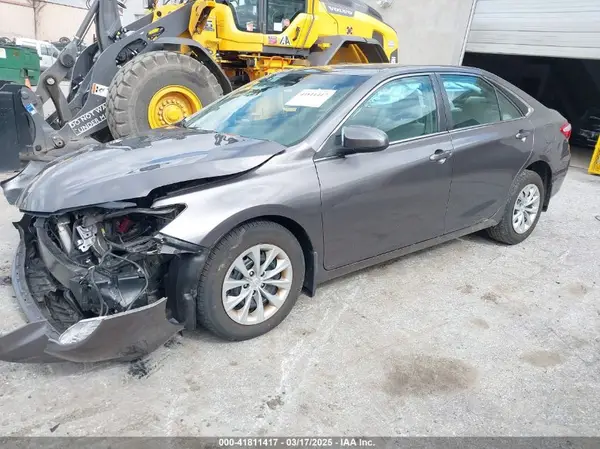 4T4BF1FK9GR574168 2016 TOYOTA CAMRY - Image 2