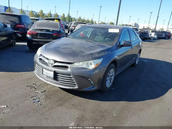 4T4BF1FK9GR577149 2016 TOYOTA CAMRY - Image 2